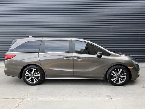 Used 2023 Honda Odyssey Touring image 9