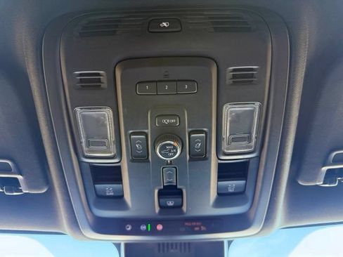 Used 2024 GMC Yukon XL Denali w/ Denali Reserve Package AWD/4WD image 28