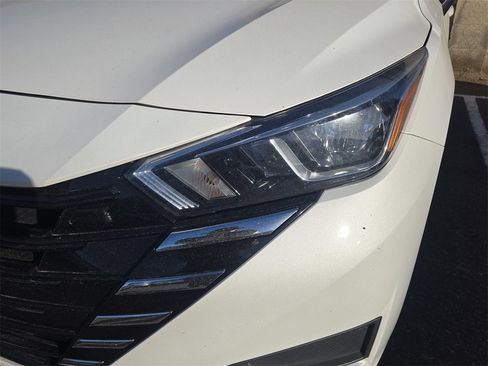 Used 2023 Nissan Versa SV w/ Electronics Package image 12