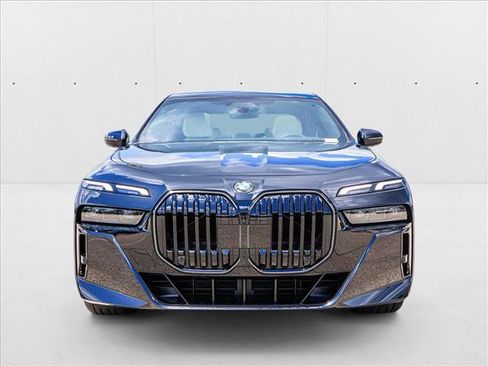 New 2025 BMW 760i xDrive image 2