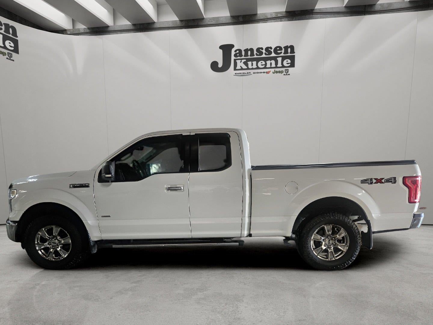 Used 2015 Ford F150 XLT w/ Equipment Group 302A Luxury AWD/4WD image 2
