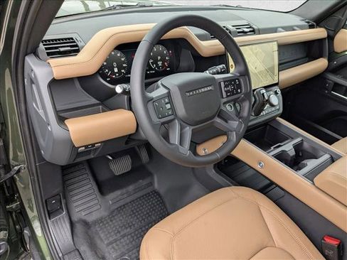 New 2026 Land Rover Defender 110 X-Dynamic SE image 3