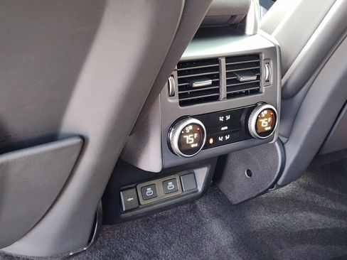 Certified 2025 Land Rover Discovery Dynamic SE AWD/4WD image 28