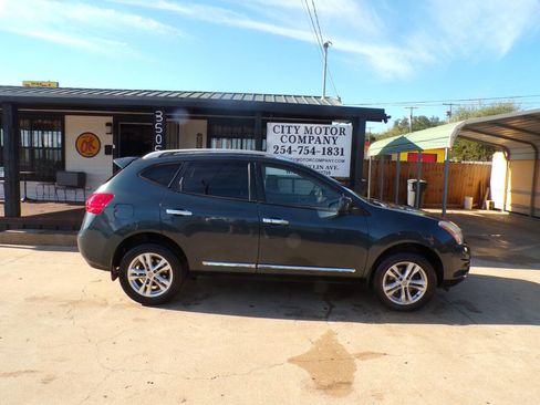 Used 2013 Nissan Rogue SV w/ Premium Pkg image 1