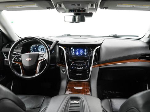 Used 2020 Cadillac Escalade ESV Premium Luxury AWD/4WD image 14
