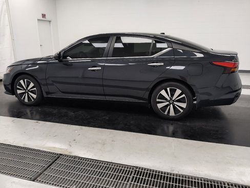 Used 2022 Nissan Altima 2.5 SV FWD image 3