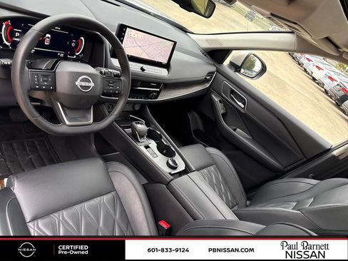 Certified 2025 Nissan Rogue Platinum image 22