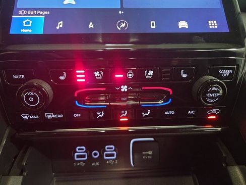 Used 2023 Jeep Grand Cherokee L Limited w/ Luxury Tech Group II image 24