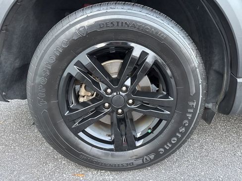 Used 2022 Ford Explorer XLT w/ Class IV Trailer Tow Package image 38