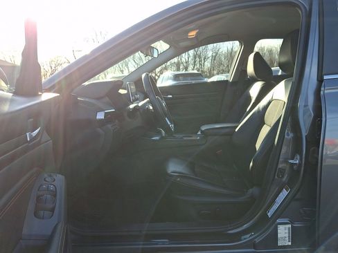 Certified 2022 Nissan Altima 2.5 SR AWD/4WD image 13