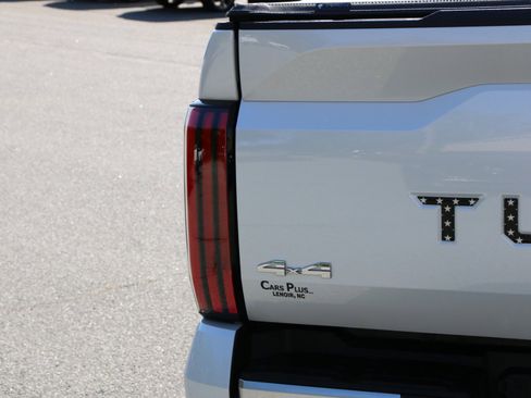 Used 2024 Toyota Tundra Limited AWD/4WD image 6