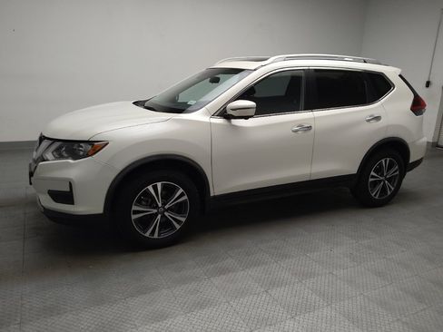 Used 2019 Nissan Rogue SV w/ Sun & Sound Touring Package AWD/4WD image 2