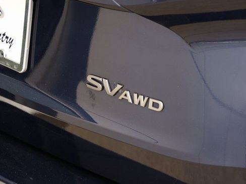 Used 2024 Nissan Rogue SV image 9