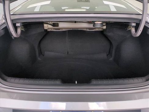 Used 2024 Hyundai Elantra Limited FWD image 6