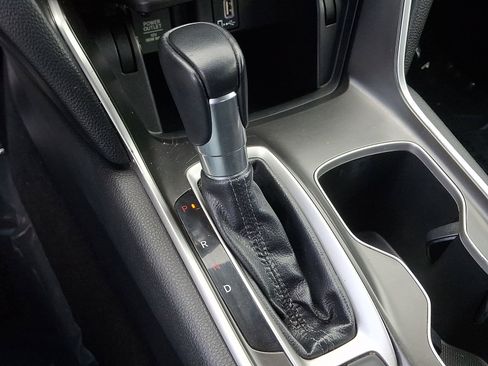 Used 2018 Honda Accord Sport image 14