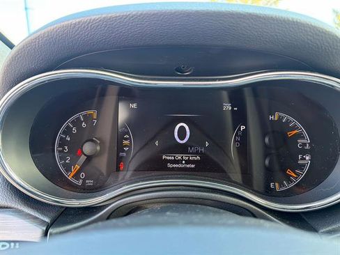 Used 2019 Jeep Grand Cherokee Limited image 10