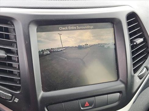 Used 2015 Jeep Cherokee Limited FWD image 11