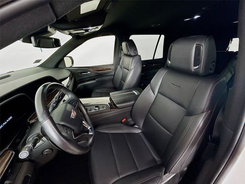 Used 2023 Cadillac Escalade Luxury image 12