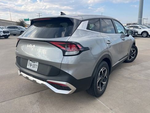 Used 2023 Kia Sportage LX image 4