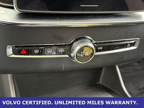 Certified 2025 Volvo XC90 B6 Plus image 23