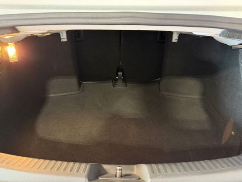 Used 2019 Volkswagen Beetle 2.0T S FWD image 33