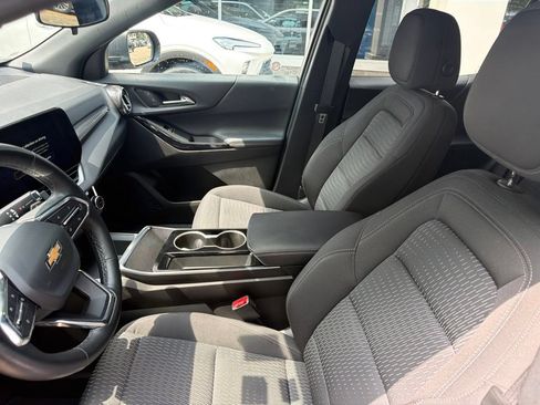 Used 2025 Chevrolet Equinox LT AWD/4WD image 12