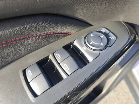 Certified 2025 Chevrolet Trax RS w/ Driver Confidence Package image 18