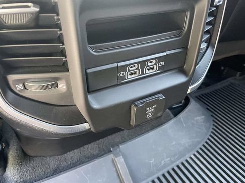 Used 2023 RAM 1500 Laramie AWD/4WD image 13