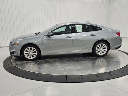 Used 2024 Chevrolet Malibu LT FWD image 2