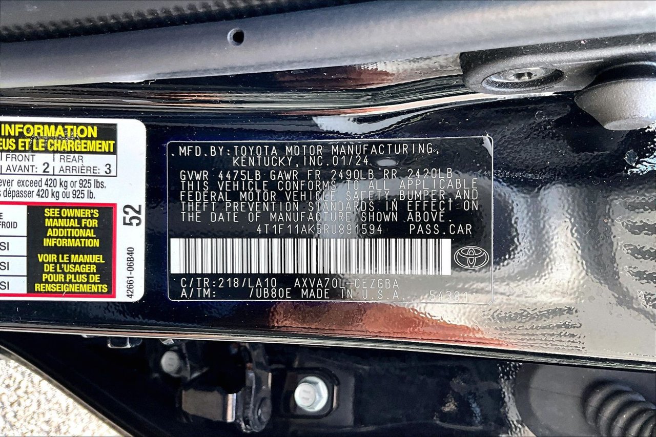 Used 2024 Toyota Camry XLE FWD image 16