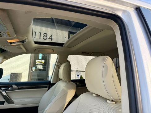 Used 2020 Lexus GX 460 Premium image 18