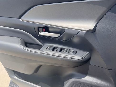 New 2026 Toyota Grand Highlander AWD image 17