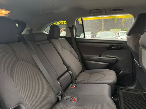 Used 2020 Toyota Highlander L image 20
