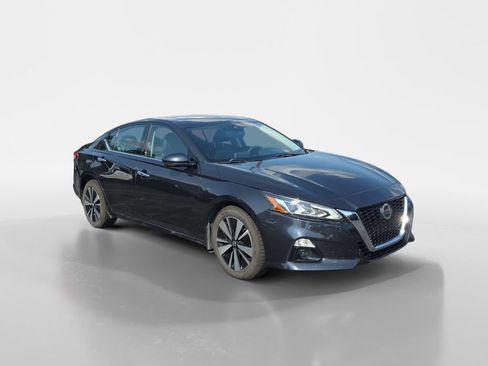 Used 2020 Nissan Altima 2.5 SL AWD/4WD image 2