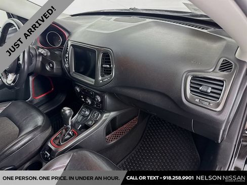 Used 2019 Jeep Compass Trailhawk AWD/4WD image 27
