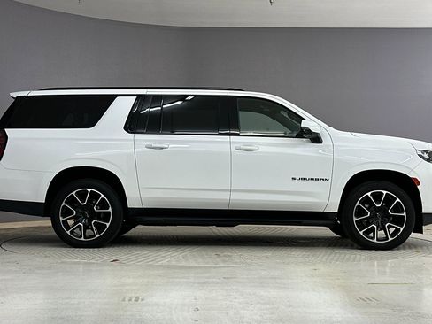 Used 2022 Chevrolet Suburban RST w/ Luxury Package image 7