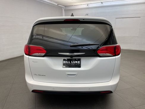 New 2026 Chrysler Voyager LX image 4