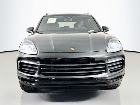Used 2023 Porsche Cayenne AWD/4WD image 2
