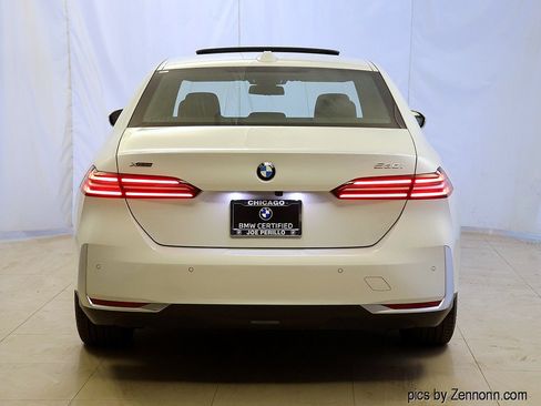 Certified 2025 BMW 530i xDrive AWD/4WD image 7