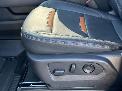 Used 2025 GMC Sierra 2500 AT4 w/ AT4 Premium Plus Package image 27