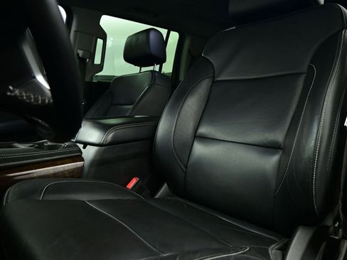 Used 2020 Chevrolet Suburban LT image 54