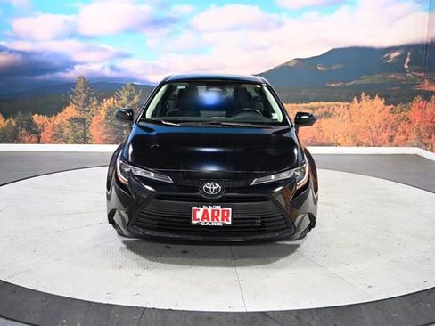 Used 2023 Toyota Corolla LE image 3