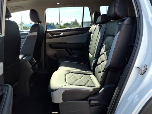 New 2026 Volkswagen Atlas Peak Edition AWD/4WD image 11