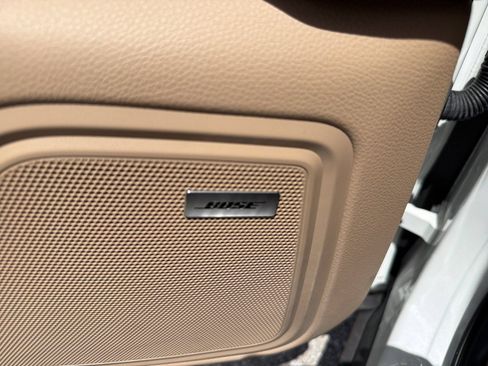 Used 2024 Porsche Macan AWD/4WD image 26
