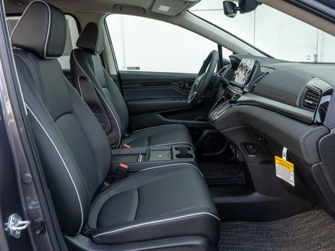 New 2026 Honda Odyssey Touring image 16