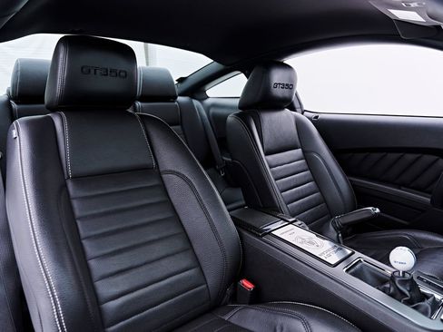 Used 2011 Ford Mustang GT Premium w/ Electronics Pkg RWD image 49