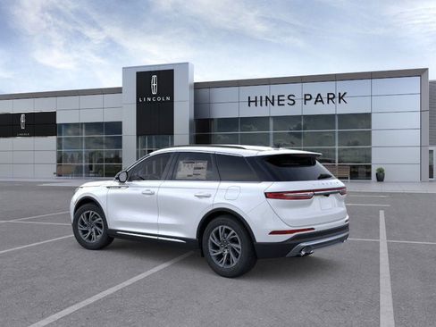 New 2026 Lincoln Corsair Premiere image 4