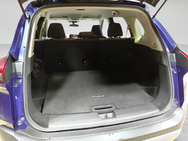 Used 2023 Nissan Rogue SV AWD/4WD image 16