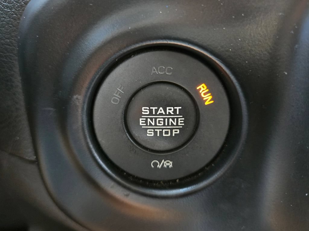 Used 2021 Jeep Wrangler Unlimited Rubicon AWD/4WD image 38