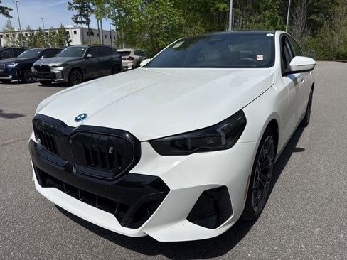Certified 2025 BMW i5 eDrive40i w/ M Sport Package image 1